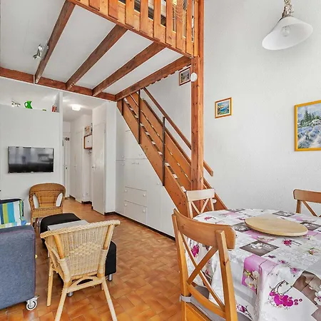 Charming Beachside Retreat In Appartement
